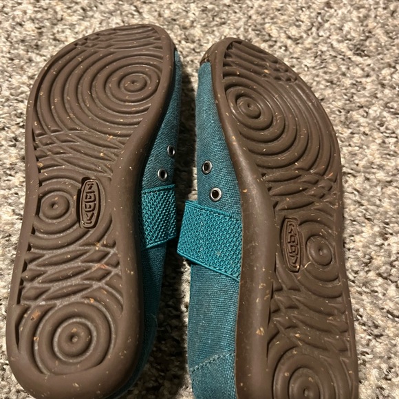 Keen - Picture 3 of 4